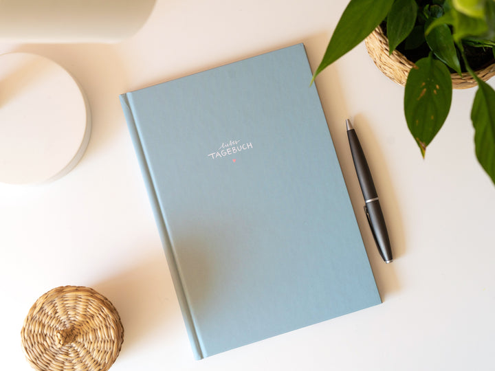 Liebes Tagebuch, großes Notizbuch und Tagebuch für Erwachsene, Mädchen und Jungen, liniert, 120 Seiten, 80 g Recyclingpapier, Hardcover 18x24,5cm, Blau