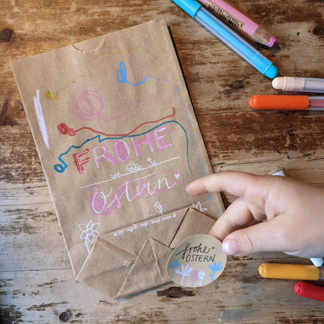 Ostertüten Set - Frohe Ostern - 12 bedruckte Kraftpapiertüten als Osternest Alternative, Geschenktüten für Ostergrüße, Geschenke & Giveaways, 14 cm x 22 cm