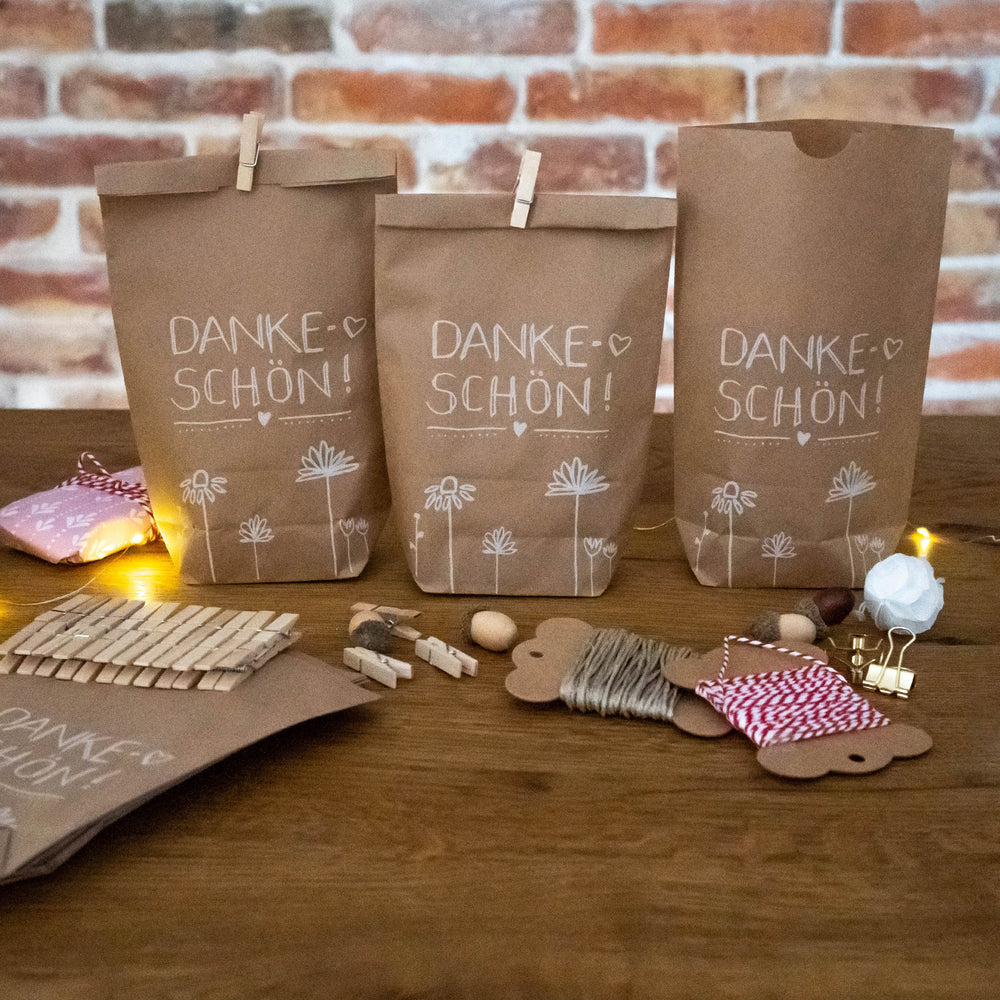 12 Geschenktüten - Dankeschön | für Gastgeschenke, Mitgebsel zur Hochzeit, Taufe, Konfirmation & Kommunion | 14,5cm x 22 cm | beige weiß