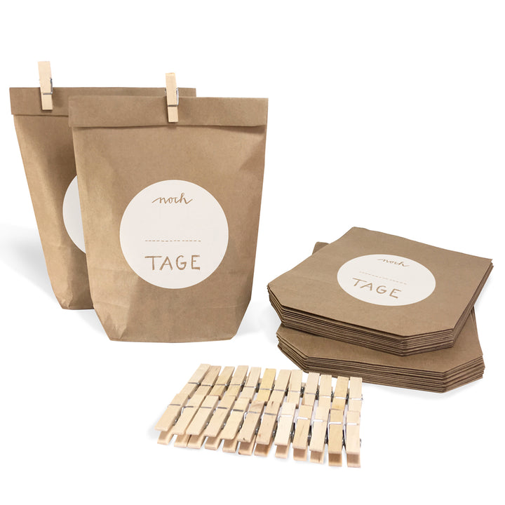 Adventskalender Geschenktüten zum selbst Befüllen - noch... Tage | 24 Weihnachtsdeko Countdown Kraftpapiertüten | 14 cm x 22 cm | mit 24 FSC Holz Miniklammern