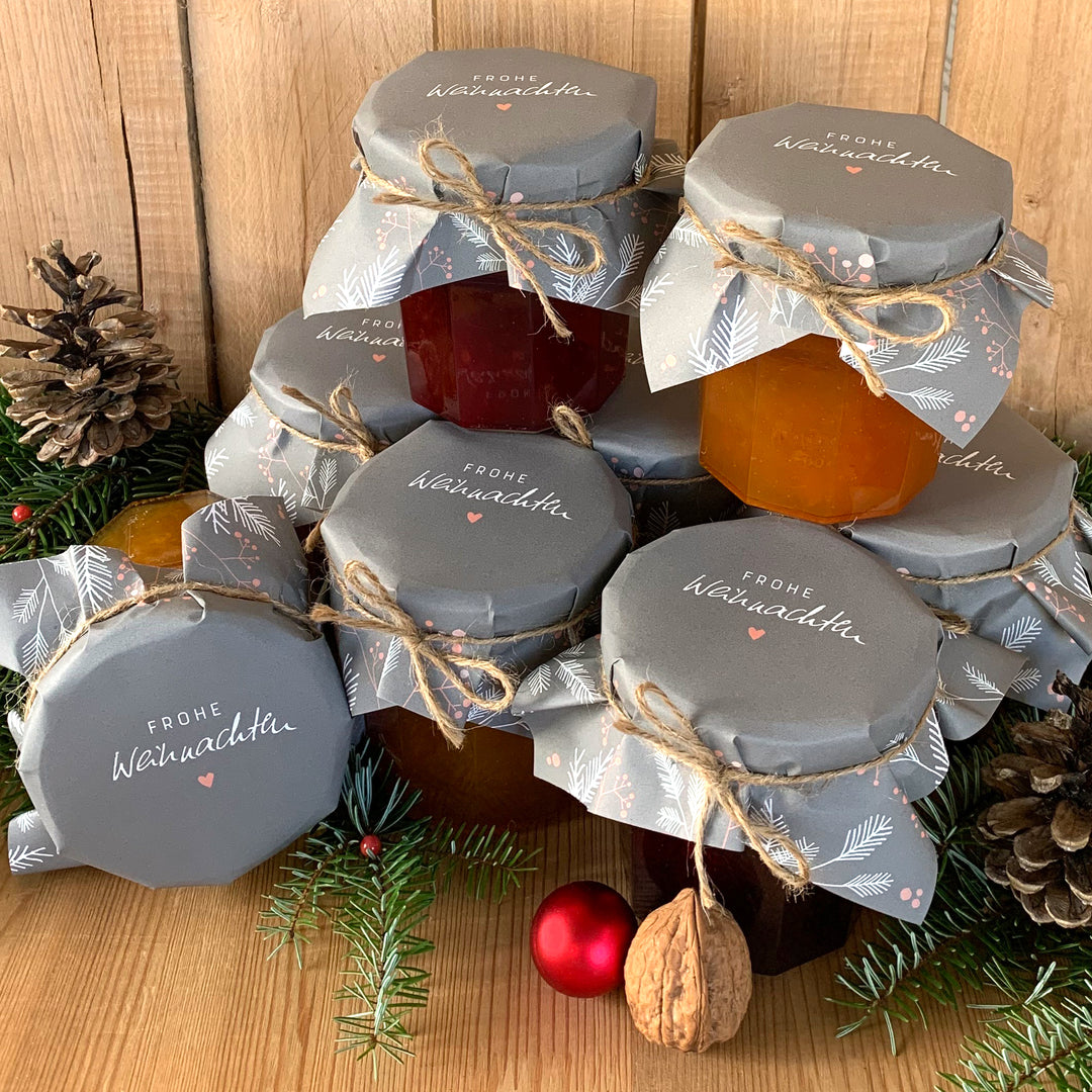 25 Marmeladendeckchen - Frohe Weihnachten! | Gläserdeckchen Grau mit Zweigen für Marmelade | Recyclingpapier Abreißblock, 10 m Jute Garn, Justiergummi - Kopie