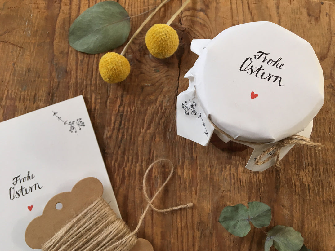 25 Marmeladendeckchen - Frohe Ostern | Gläserdeckchen Weiß für Marmelade & Einmachgläser | Recyclingpapier Abreißblock + 10 m Garn + Justiergummi