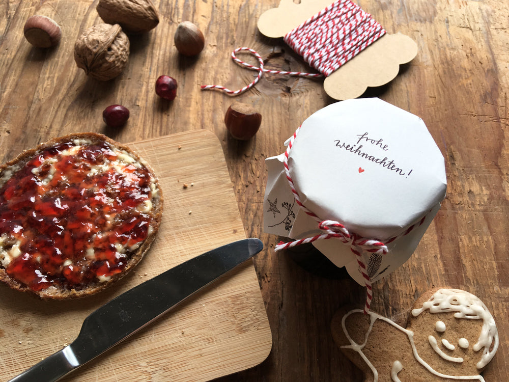 25 MINI Marmeladendeckchen Frohe Weihnachten | Gläserdeckchen für Weihnachtsgeschenke | ideal für kleine Gläser | Inkl. 10 m Garn + Justiergummi