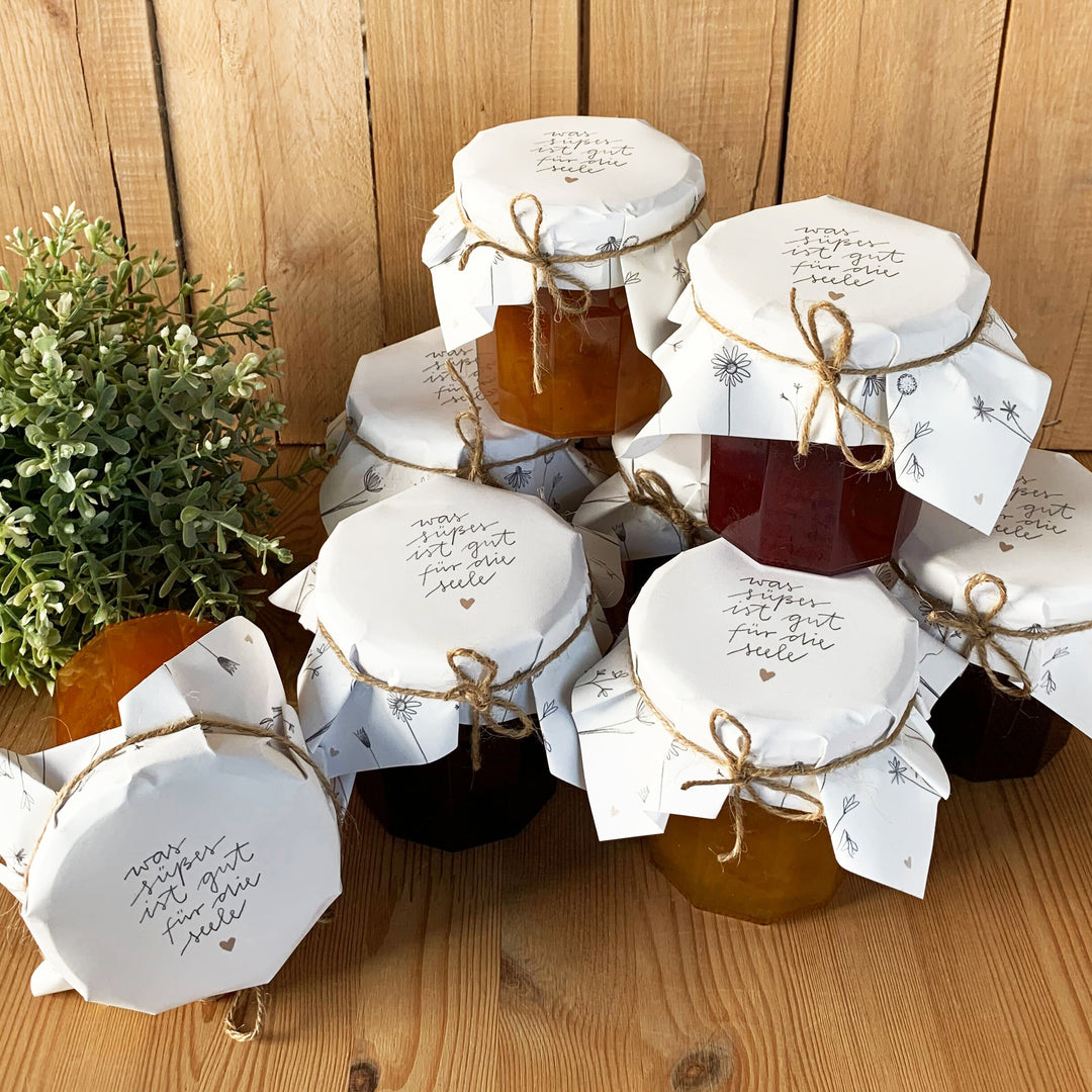 25 Marmeladendeckchen - Süßes für die Seele | Blumen Gläserdeckchen Weiß für Marmelade & Einmachgläser | Recyclingpapier Abreißblock + 10 m Jute Garn