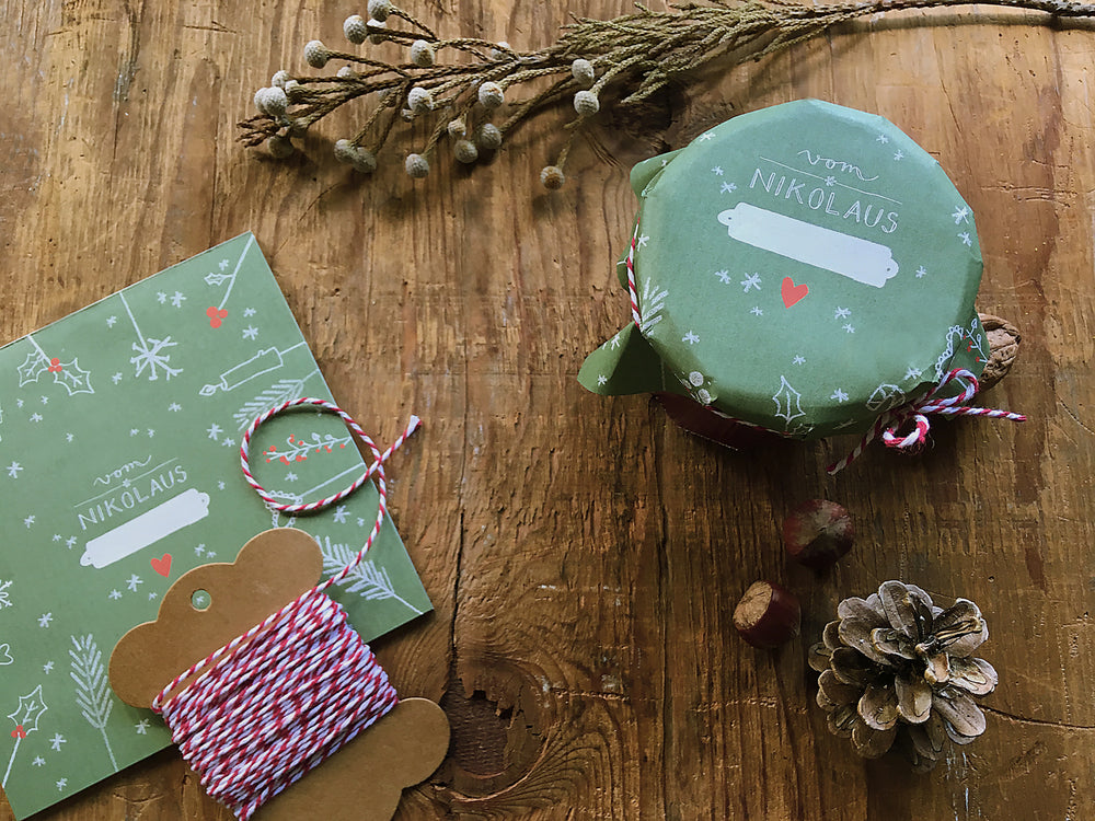 25 Marmeladendeckchen - vom Nikolaus | Abreißblock, Grün Rot | Recyclingpapier Gläserdeckchen für Marmelade + 10 m Bakers Twine & Justiergummi