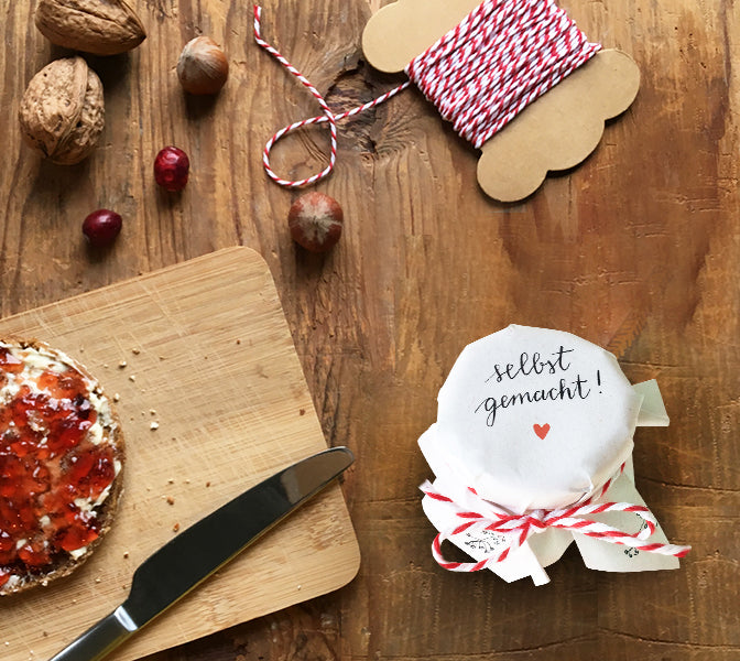 25 MINI Marmeladendeckchen - selbst gemacht! | Gläserdeckchen Weiß für Marmelade & kleine Einmachgläser | Recyclingpapier Abreißblock + 10 m Garn