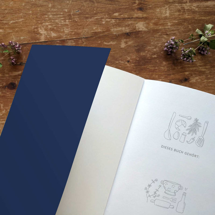 Rezeptbuch A5 zum Selberschreiben - Lieblingsrezepte für die Seele | DIY Kochbuch, Backbuch, Geschenkidee | Blau Weiß Orange Kräuter Design, FSC Papier, Softcover