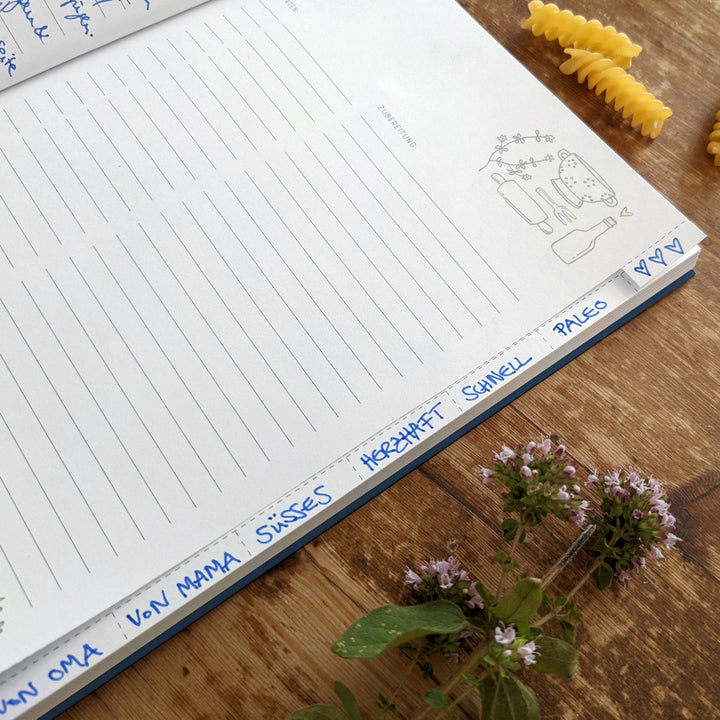 Rezeptbuch A5 zum Selberschreiben - Lieblingsrezepte für die Seele | DIY Kochbuch, Backbuch, Geschenkidee | Blau Weiß Orange Kräuter Design, FSC Papier, Softcover