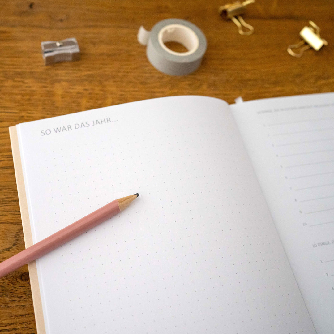 A5 Terminkalender - Kalender ohne Jahr | Wochenplaner Notizbuch für mehr Achtsamkeit | Softcover Taschenkalender & Terminplaner | Creme Beige Blau Rot Gelb