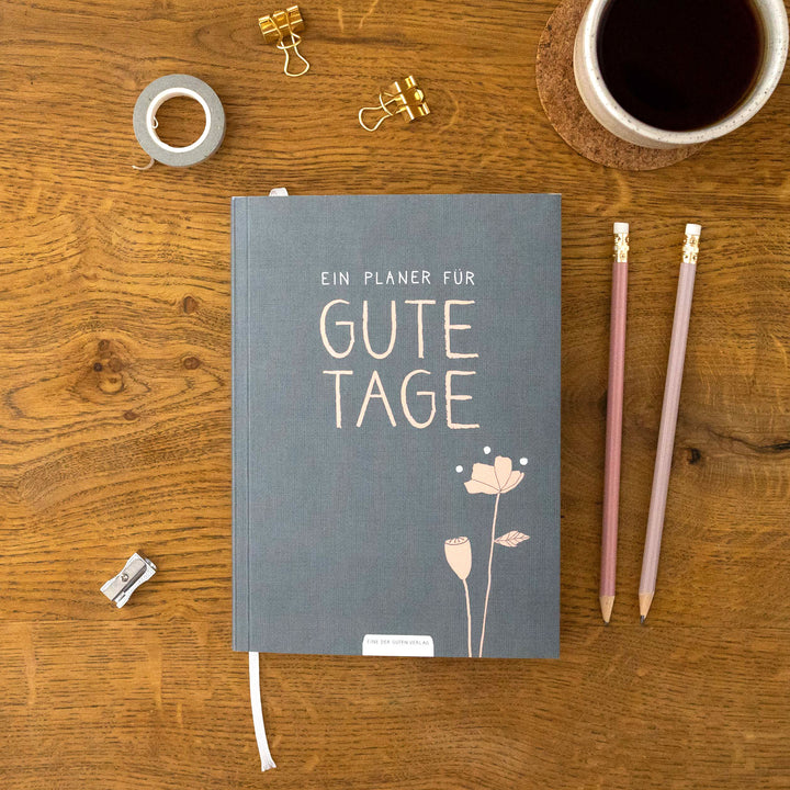 A5 Terminkalender - Kalender ohne Jahr | Wochenplaner und Notizbuch für mehr Achtsamkeit | Softcover Taschenkalender & Terminplaner | Grau Rosa mit Blumen