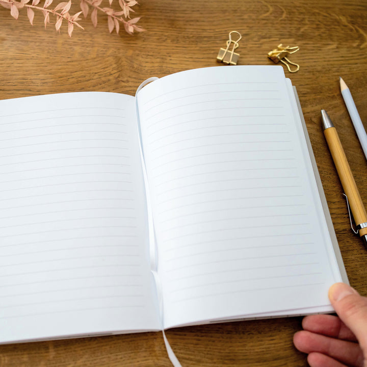 Liebes Tagebuch – Notizbuch für Erwachsene und Teenager, 92 Seiten liniert, A5 Softcover, FSC Papier, Grau Beige mit Blumen