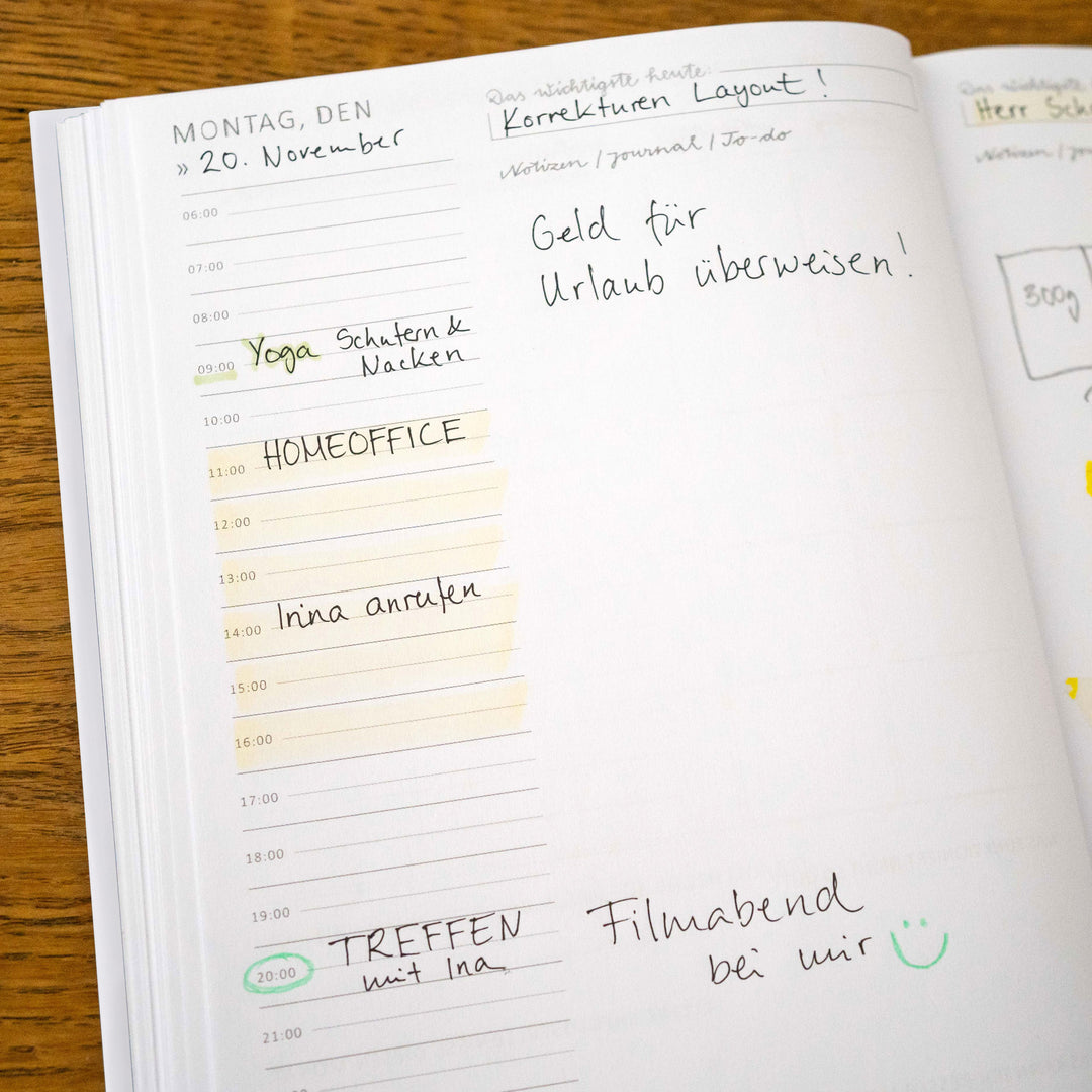 A5 Terminkalender undatiert - Klar durchs Jahr | Tagesplaner und Notizbuch für mehr Achtsamkeit | Hardcover Taschenkalender Terminplaner | Weiß