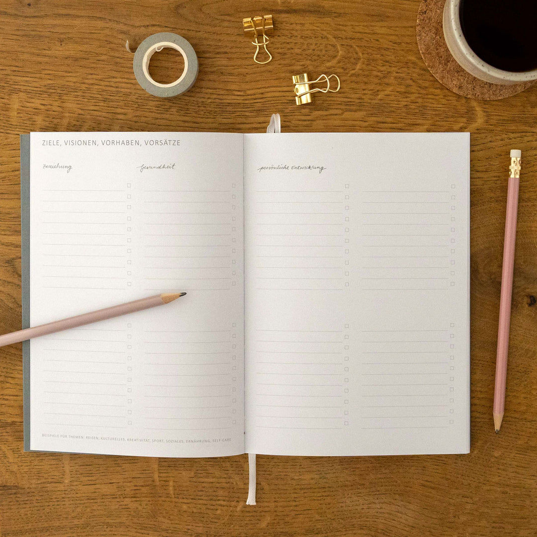 A5 Terminkalender - Kalender ohne Jahr | Wochenplaner und Notizbuch für mehr Achtsamkeit | Softcover Taschenkalender & Terminplaner | Grau Rosa mit Blumen