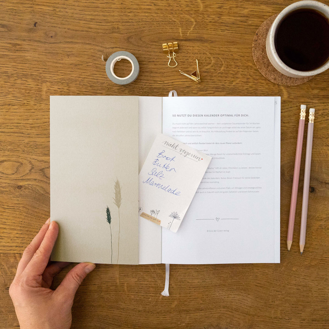 A5 Terminkalender - Kalender ohne Jahr | Wochenplaner Notizbuch für mehr Achtsamkeit | Softcover Taschenkalender & Terminplaner | Creme Beige Blau Rot Gelb