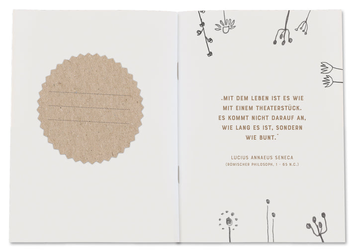 Das kleine Buch der großen Momente | A6 Eintragbuch für die schönsten Erinnerungen, Kindermund, etc. |  mit Gummiband | weiß beige