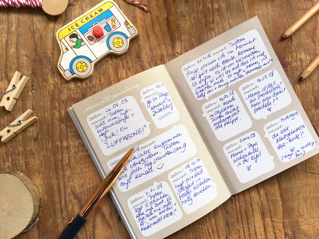 Das kleine Buch der großen Momente | A6 Eintragbuch für die schönsten Erinnerungen, Kindermund, etc. |  mit Gummiband | weiß beige