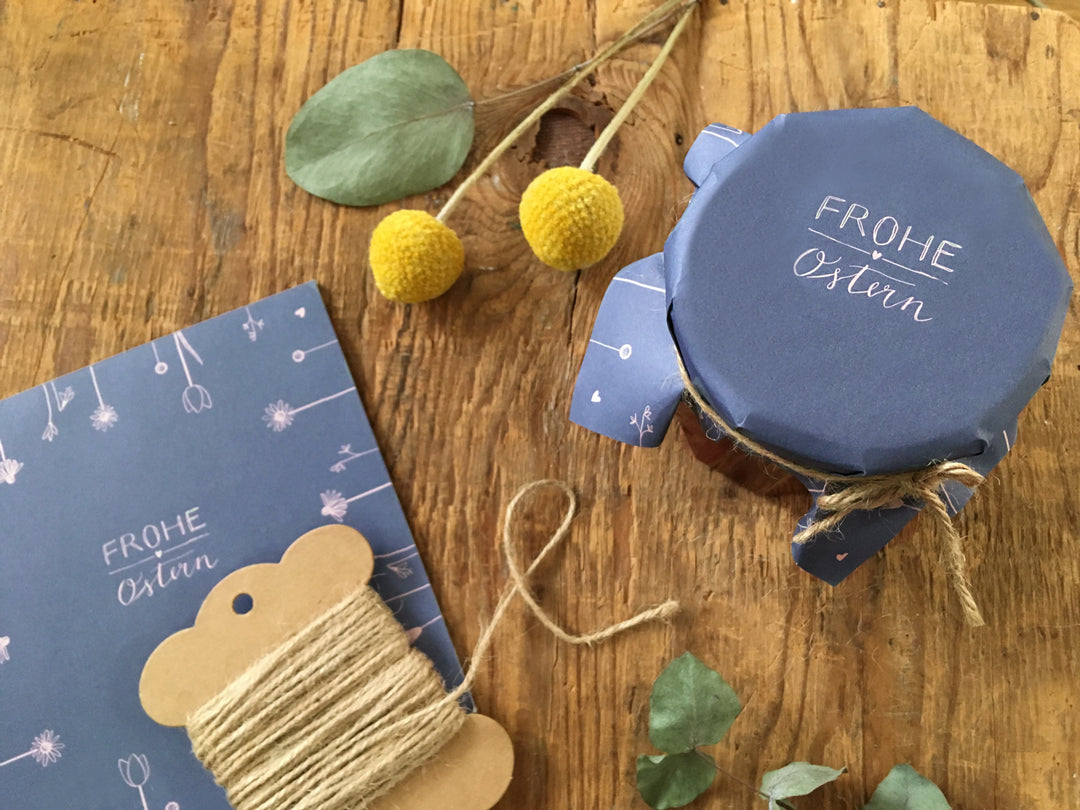 25 Marmeladendeckchen - Frohe Ostern | Gläserdeckchen blau für Marmelade & Einmachgläser | Recyclingpapier Abreißblock + 10 m Jute Garn + Justiergummi