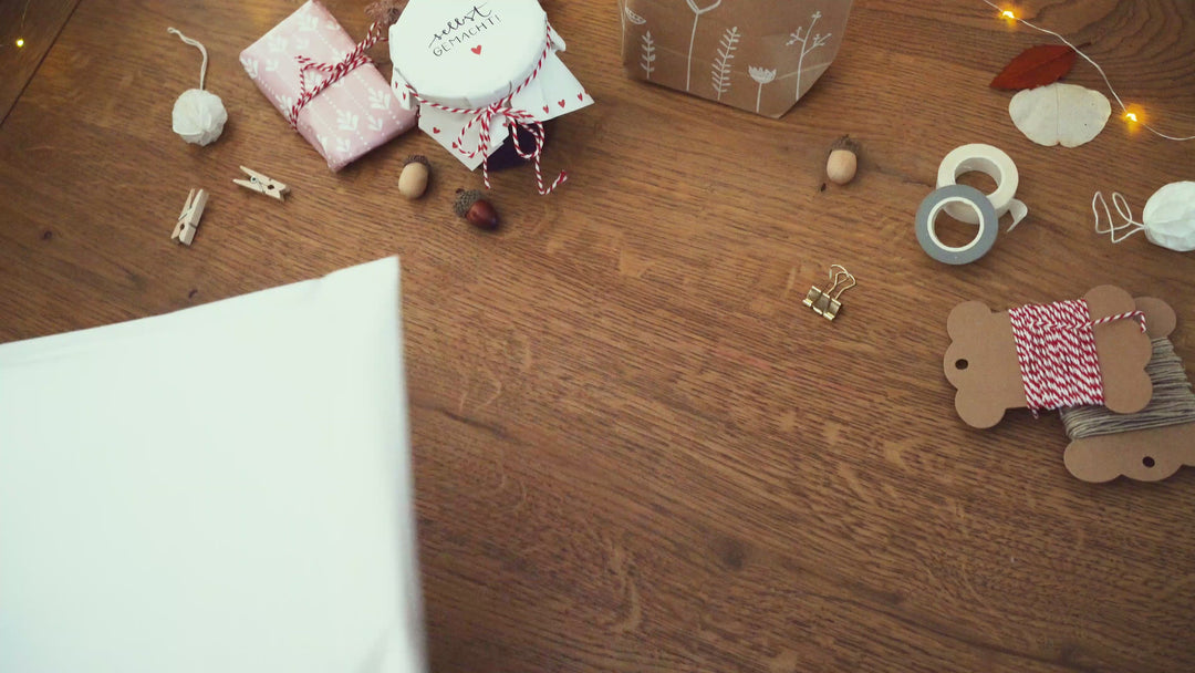 12 Geschenktüten - Glückwunsch! | Geschenkpapier Alternative für Geschenke zu Geburtstag, Hochzeit, Taufe, Konfirmation & Kommunion | 16,5 x 26 cm | Beige Weiß