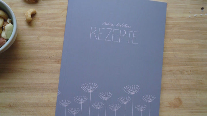 Rezeptbuch A5 zum Selberschreiben - Meine liebsten Rezepte | DIY Kochbuch, Backbuch, Geschenkidee | Blau Rosa Blumen Design, FSC Papier, Softcover