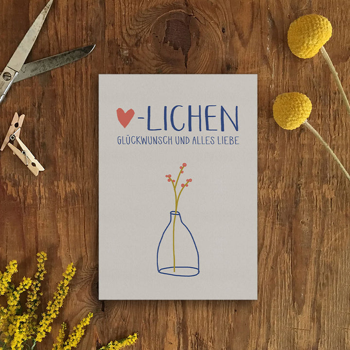 Glückwunschkarte A6 mit Herz-Motiv und Vase auf Recyclingpapier