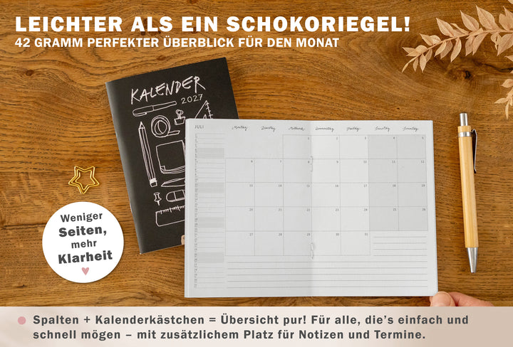 A6 Jahreskalender 2027 als leichtes Kalenderheft mit 42 Gramm, Monatsübersichten, Jahresplan, Notizseiten und Softcover.
