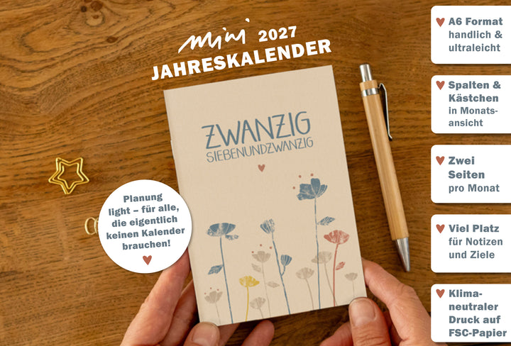 A6 Jahreskalender 2027 in Creme mit Mohnblumen-Design, leichtes Softcover-Heft, 42 g, mit Monats- und Jahresübersicht