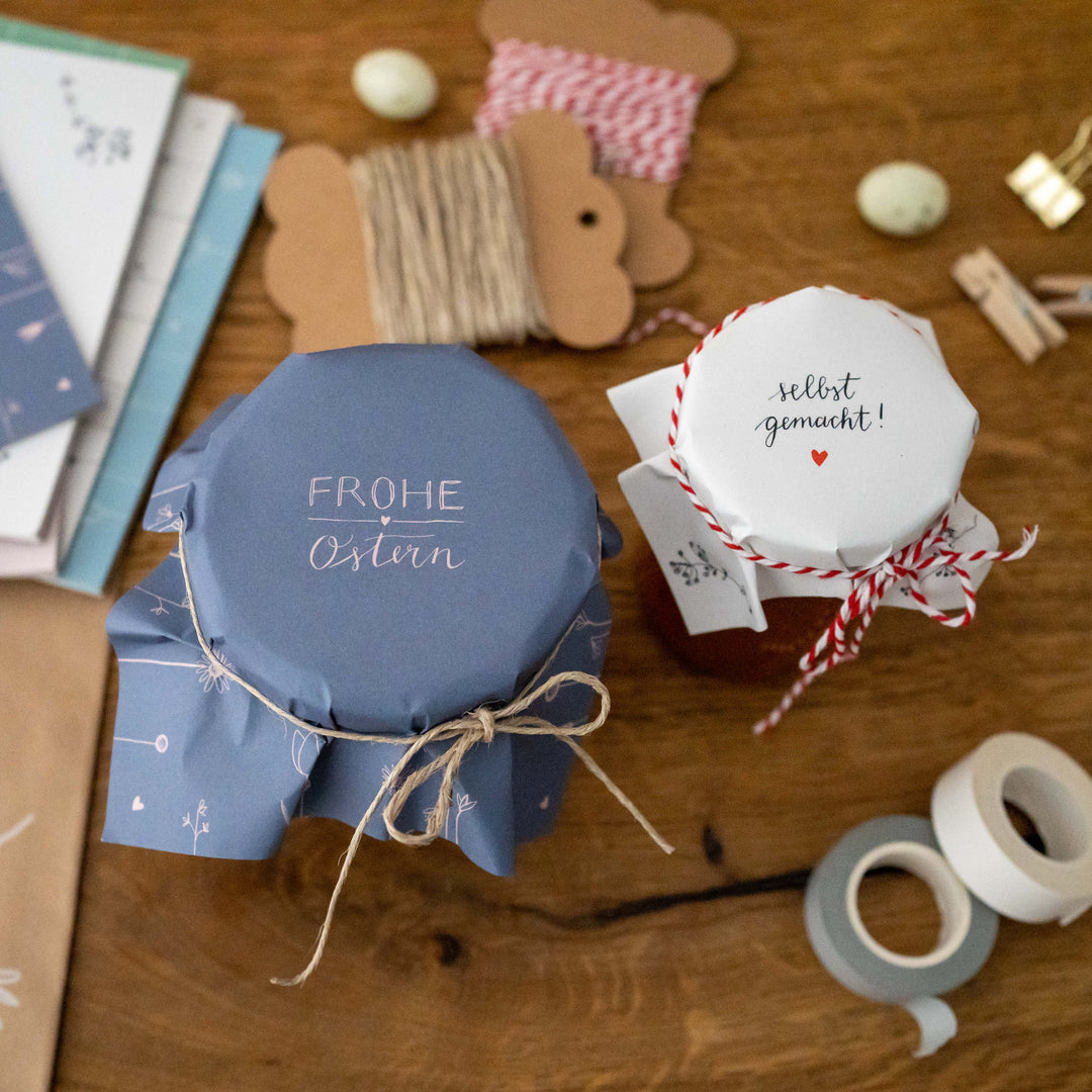25 Marmeladendeckchen - Frohe Ostern | Gläserdeckchen blau für Marmelade & Einmachgläser | Recyclingpapier Abreißblock + 10 m Jute Garn + Justiergummi