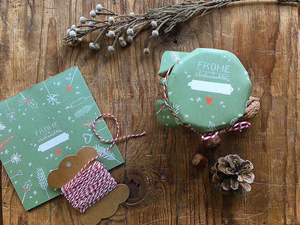 25 Marmeladendeckchen - Frohe Weihnachten! | Abreißblock, Grün Rot | Recyclingpapier Gläserdeckchen für Marmelade + 10 m Bakers Twine & Justiergummi