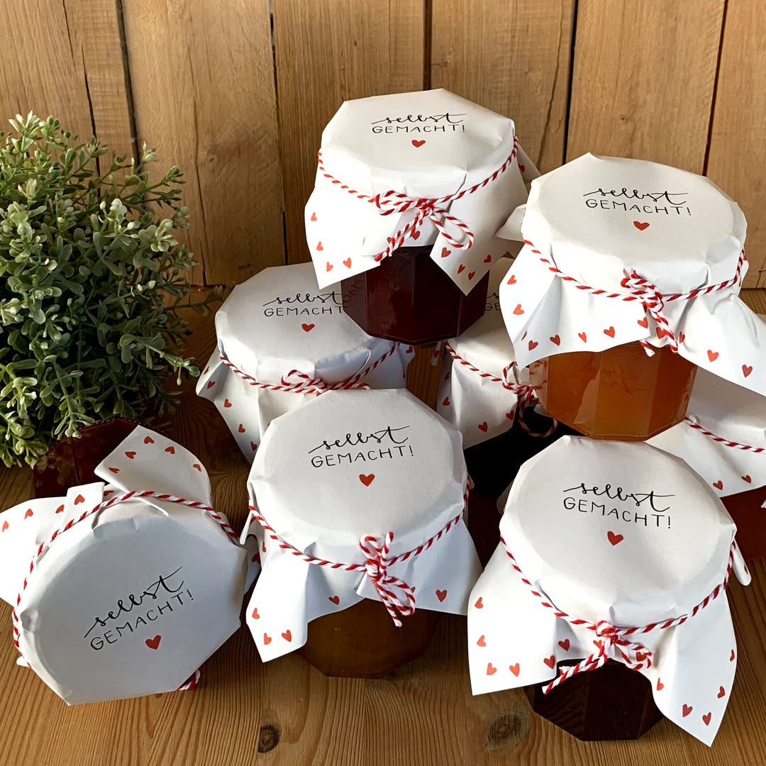 25 Marmeladendeckchen - selbst gemacht! | Gläserdeckchen Weiß für Marmelade & Einmachgläser | Recyclingpapier Abreißblock, 10 m Garn, Justiergummi