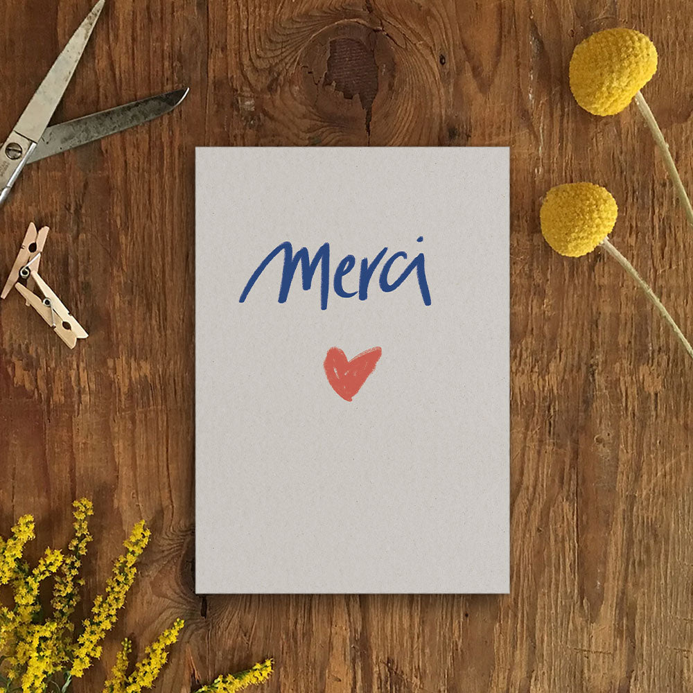 Postkarte Merci, minimalistische  Dankeskarte mit Herz, beige blau rot aus Recyclingpapier
