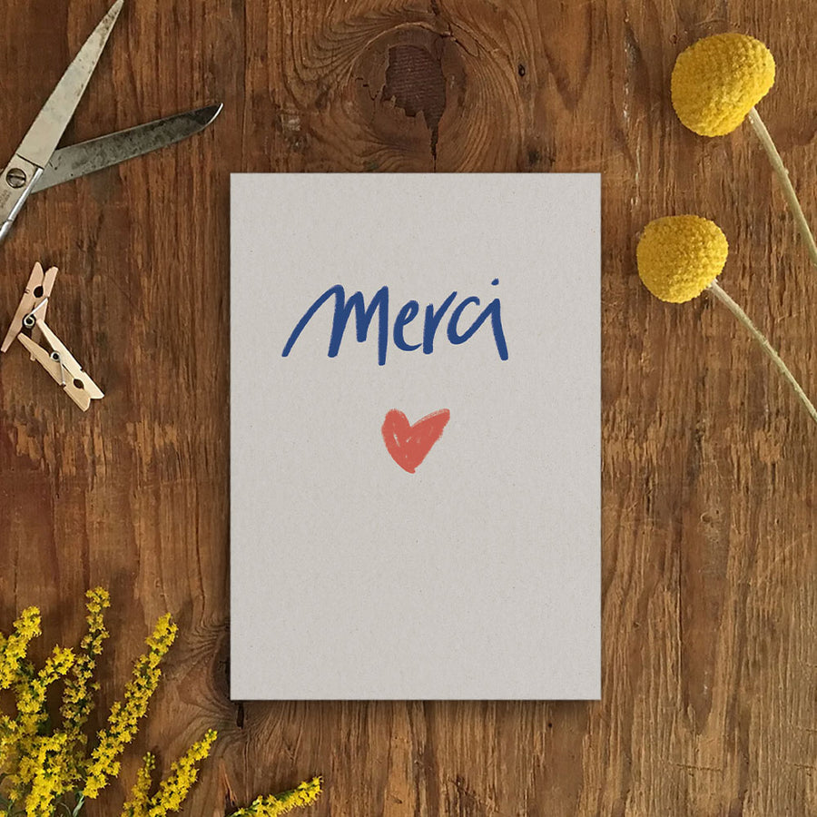 Postkarte Merci, minimalistische  Dankeskarte mit Herz, beige blau rot aus Recyclingpapier
