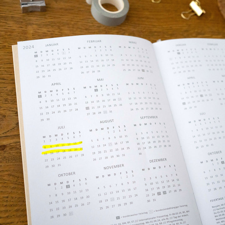 A5 Terminkalender - Kalender ohne Jahr | Wochenplaner Notizbuch für mehr Achtsamkeit | Softcover Taschenkalender & Terminplaner | Creme Beige Blau Rot Gelb
