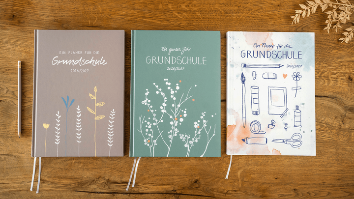 Lehrerkalender 2026 2027 | A4 Grundschulplaner Hardcover oder Softcover für Schuljahr Planung | 1 Doppelseite pro Woche | klimaneutral