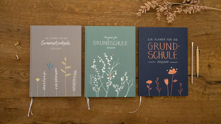 Lehrerkalender 2026 2027 | A4 Grundschulplaner für Unterrichtsvorbereitung & Schuljahr Planung | 1 Doppelseite pro Woche | klimaneutral, grau mit Blumen