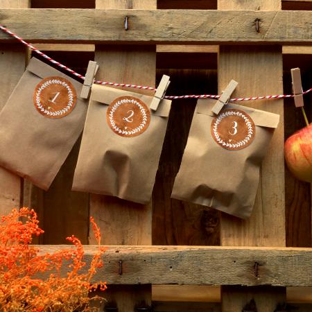 Adventskalenderzahlen selbstklebend zum Adventskalender Basteln für Kinder & Erwachsene, Kupfer Weiß
