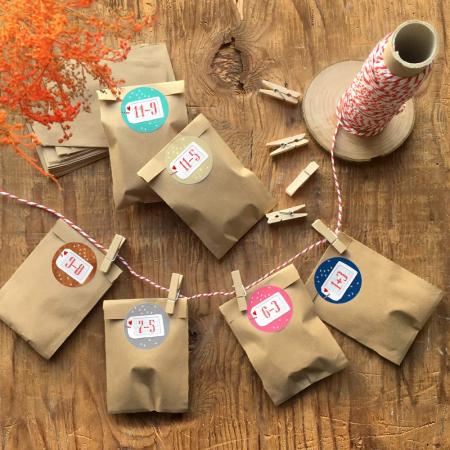 Adventskalenderzahlen mit Rechen-Aufgaben für Kinder selbstklebend zum Adventskalender Basteln, bunt