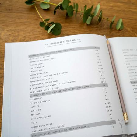 Hochzeitsplaner mit Zeitplan und Checklisten