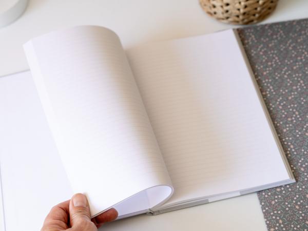 Klassisches Tagebuch im minimal Design, clean und schlicht für Mann, Freund, Erwachsene