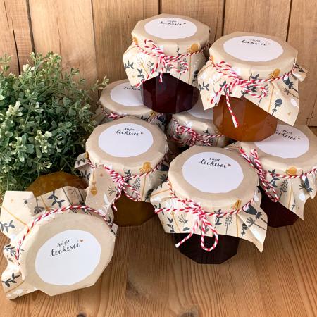 Fröhliches Marmeladendeckchen Set mit Bastelschnur, Creme mit Blumen
