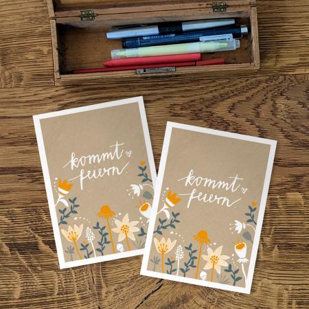 kommt feiern Einladungskarte im floralen folklore Design, beige, gelb, blau