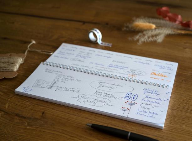 Tischkalender 2023 mit Platz für Notizen