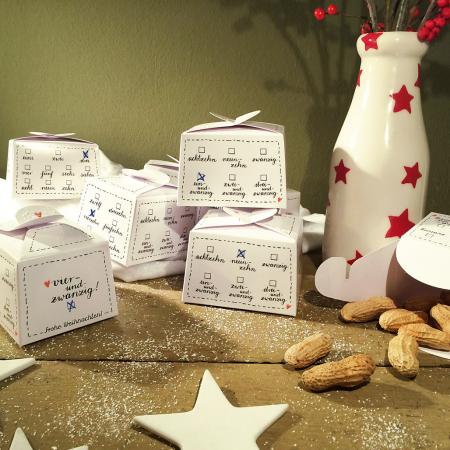 adventskalender-schachteln-adventsschachteln-weihnachtskalender-geschenkboxen,weihnachtsgeschenke-geschenkboxen-schwarz weiß-herz-zahlen-ziffern-kalligrafie