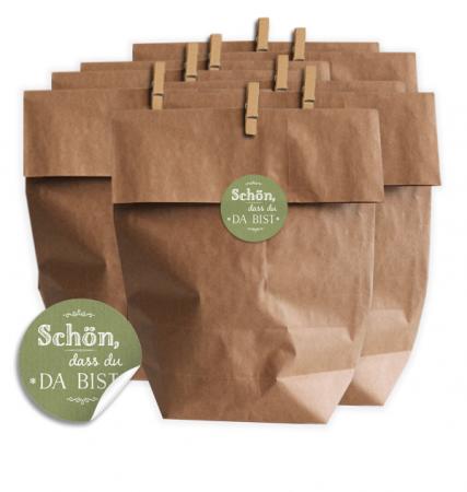 24 Geschenktüten - Set - für Kekse, Plätzchen, Gastgeschenke, etc. mit - Schön, dass du da bist - Aufkleber - Chic Grün -