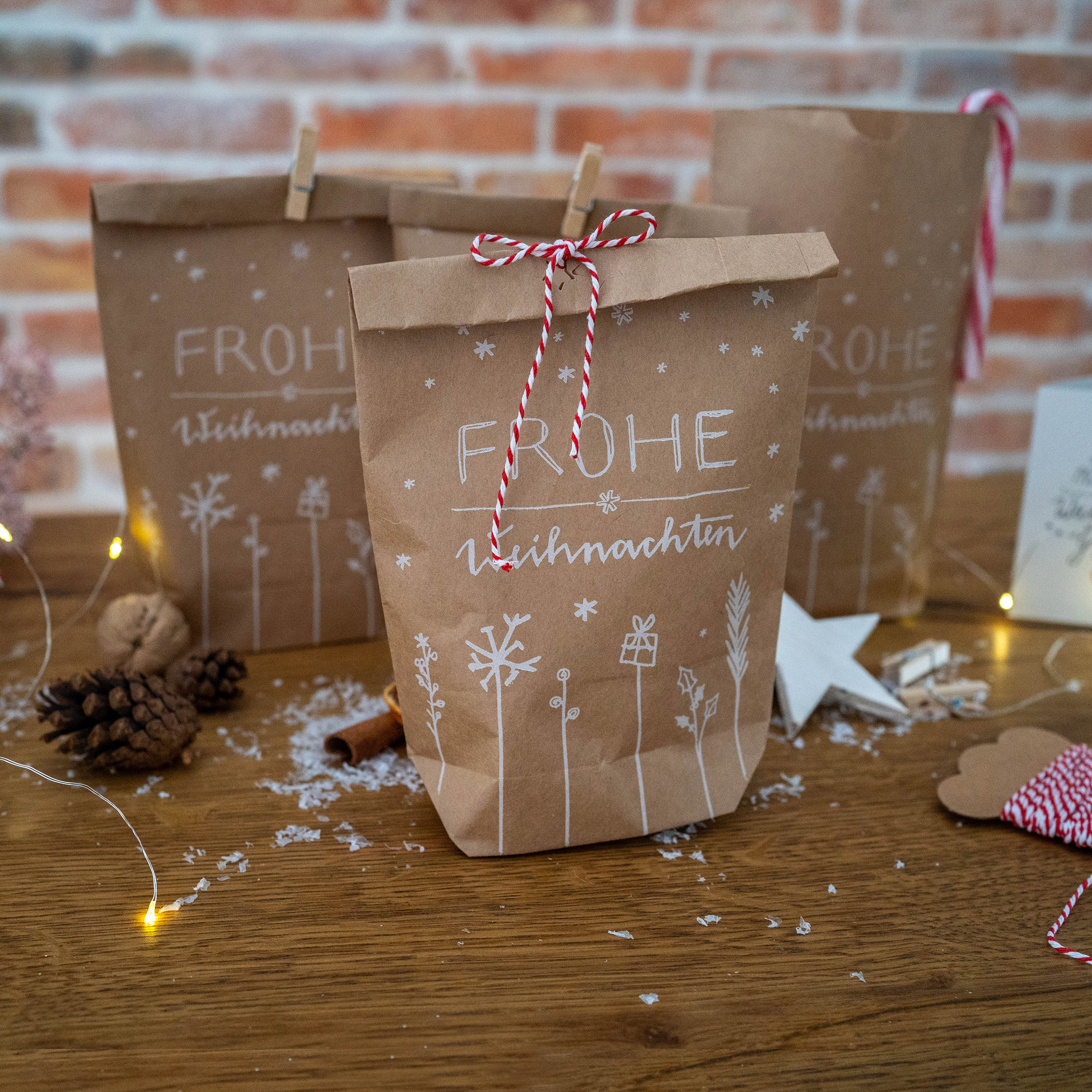 Frohe Weihnachten Geschenktüten für Weihnachtsgeschenke mit Miniklammern  EINE DER GUTEN
