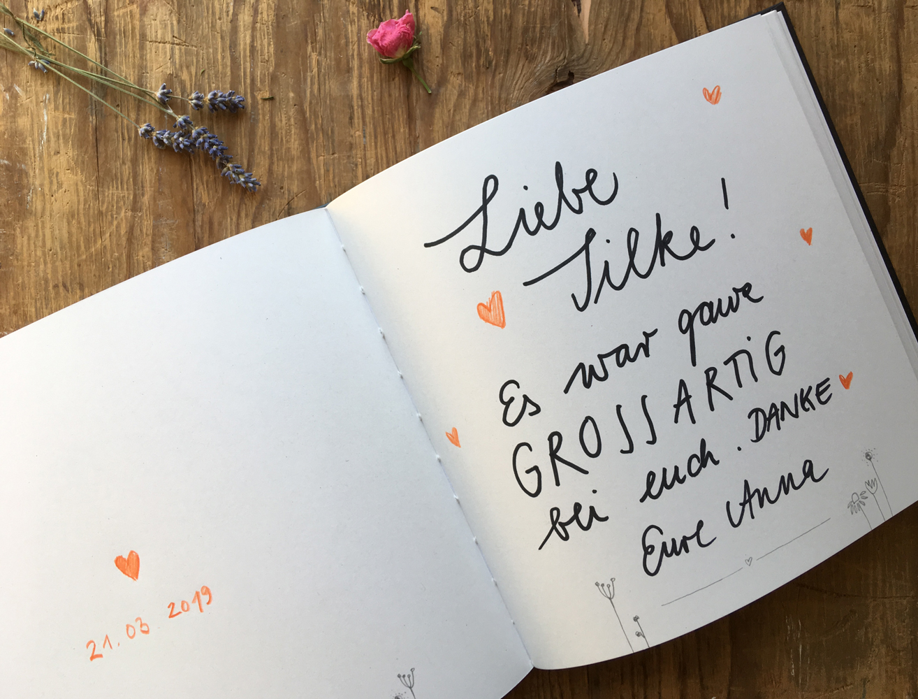 Hochzeitsgästebuch Schwarz, Handlettering Design, Hardcover EINE DER