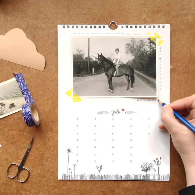 A4 Bastelkalender ohne Jahr mit viel Platz für Fotos und kreative Ideen