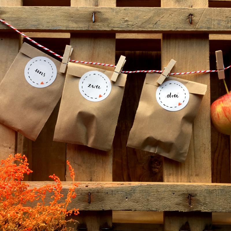 zahlen nummern nummer adventskalender schlicht edel retro vintage schwarz weiß sw schlicht Männer jungen