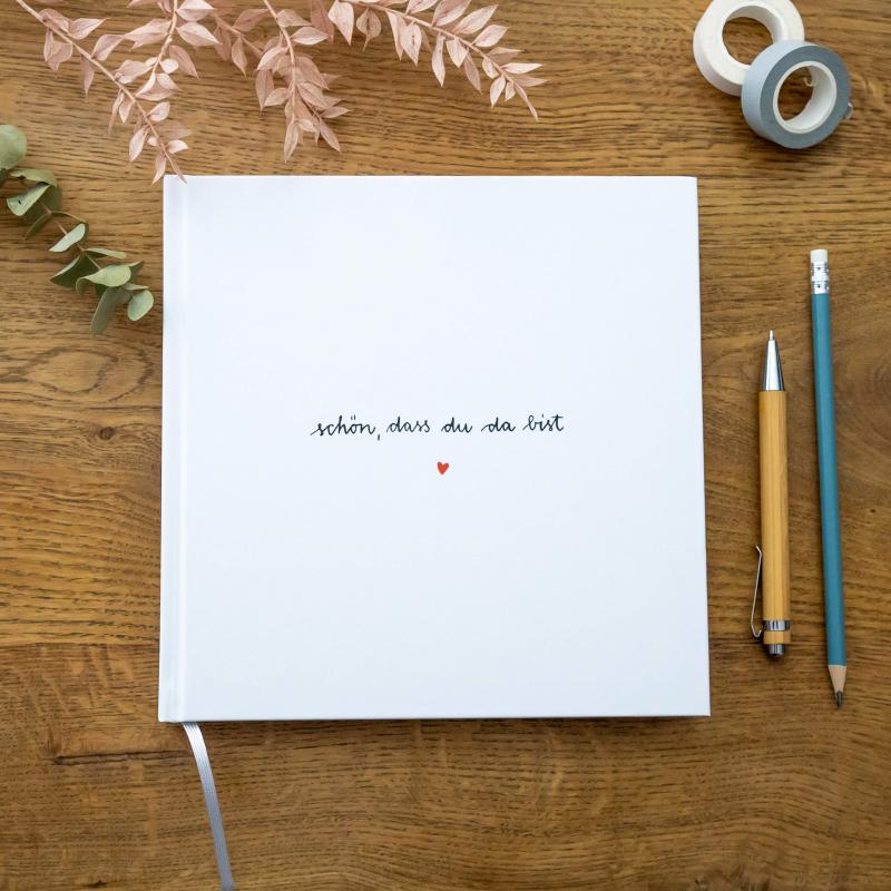 Hochzeitsgästebuch quadratisch, Weiß mit Schriftzug im Handlettering Design, Hardcover Gästebuch