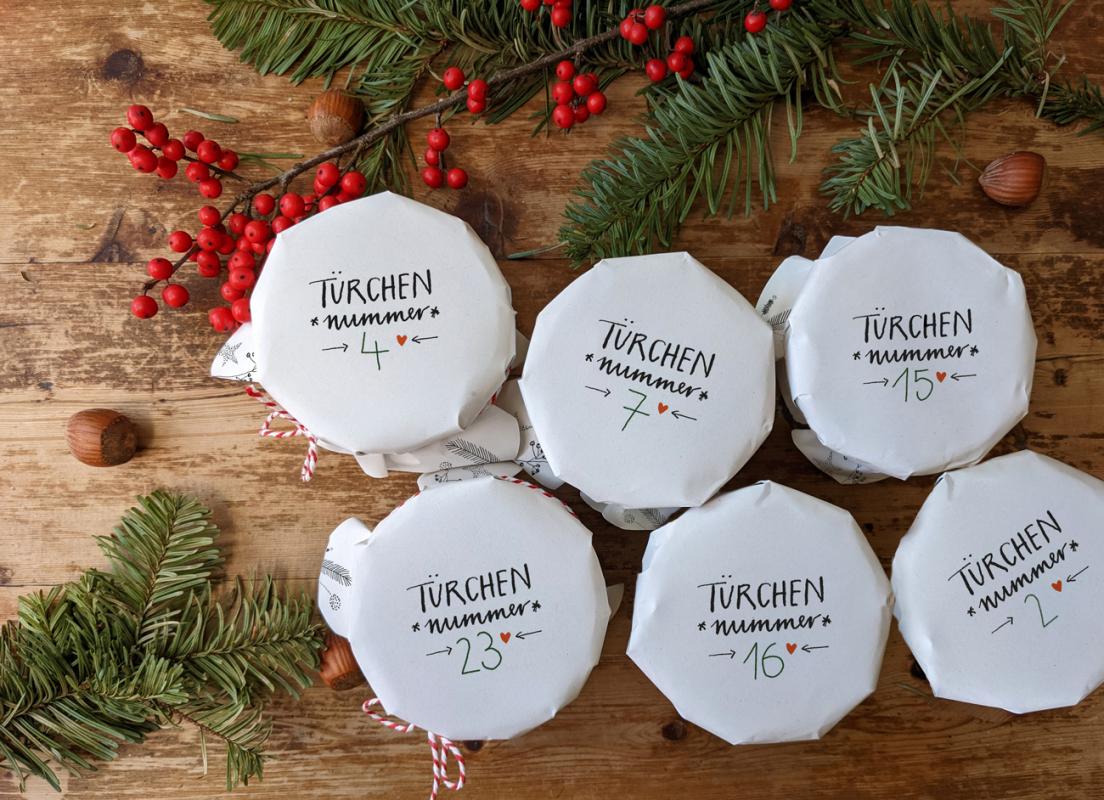 Marmeladendeckchen für Marmeladen Adventskalender im Kalligrafie Design Weiß