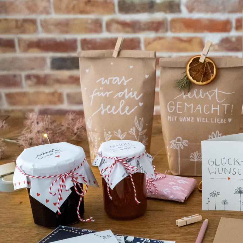 Florale Marmeladendeckchen Schwarz Weiß im Kalligrafie Design Für Hochzeit, Geburtstag, Gastgeschenke